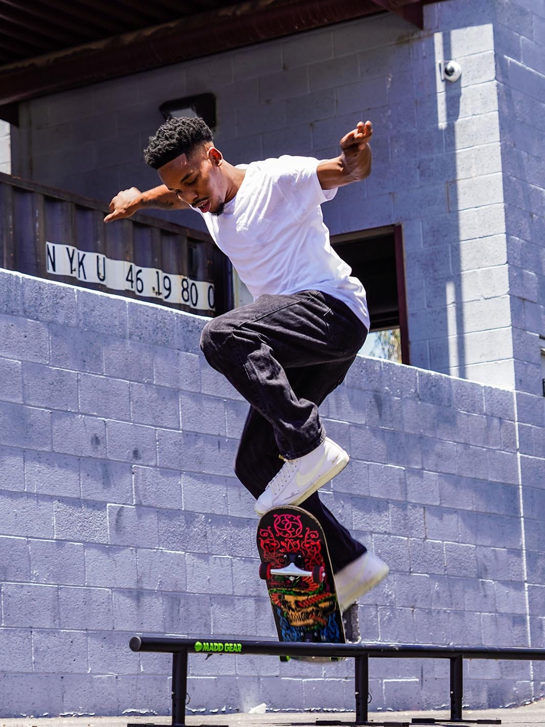 31" Grind Spec Skateboard - Toxin